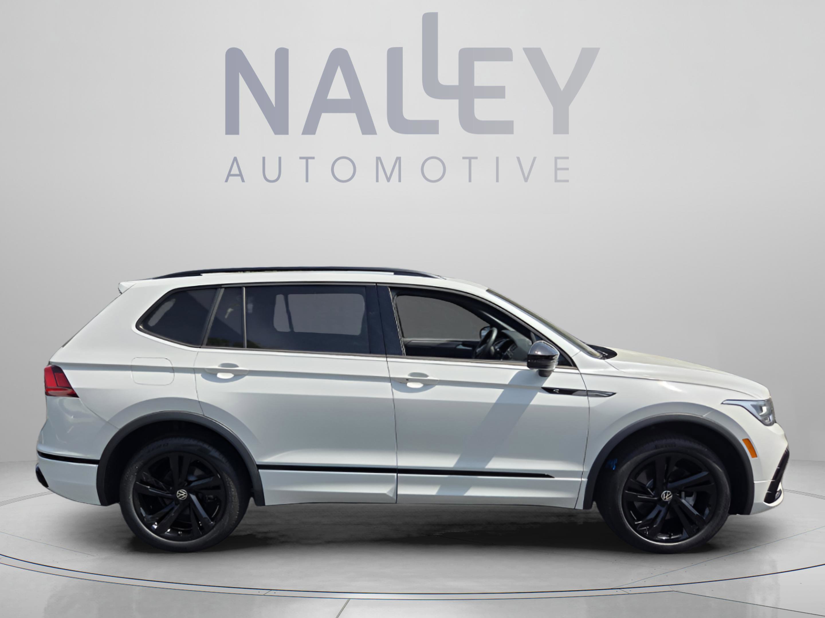 2024 Volkswagen Tiguan SE R-Line