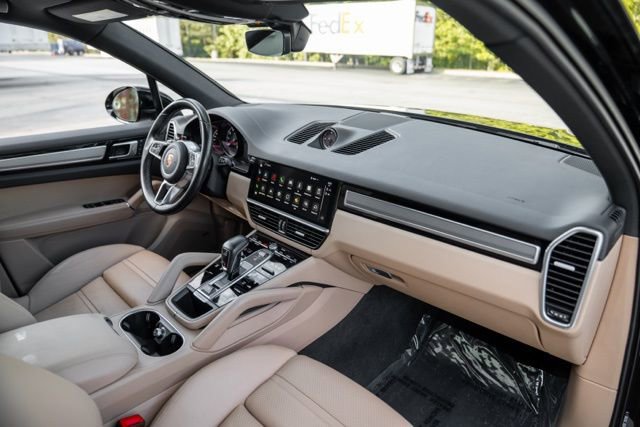 2022 Porsche Cayenne Platinum Edition