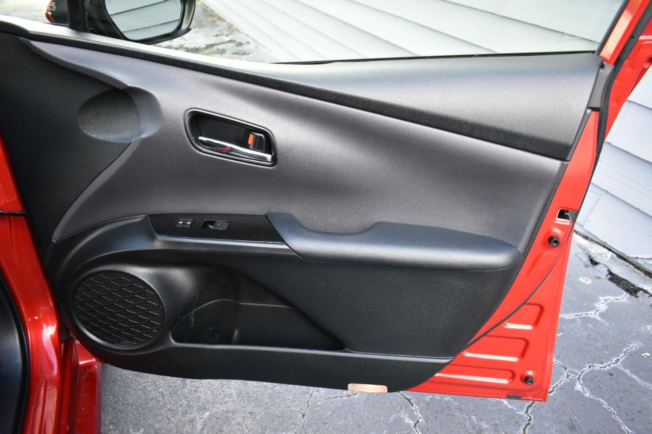 2022 Toyota Prius LE