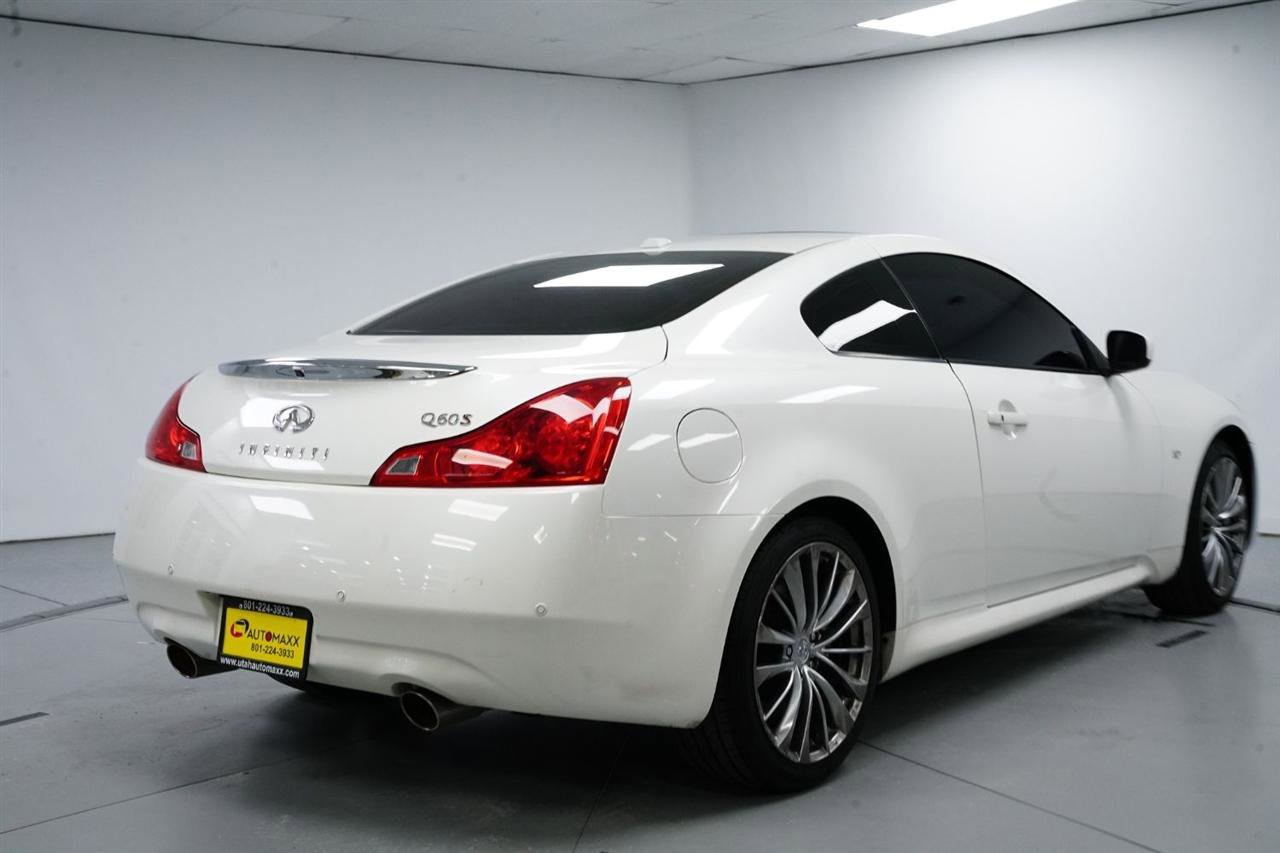 2015 INFINITI Q60 Journey