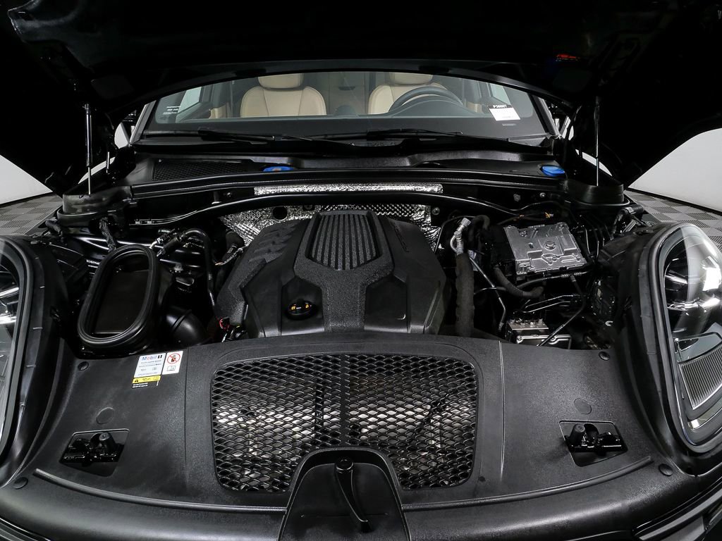 2023 Porsche Macan Turbo