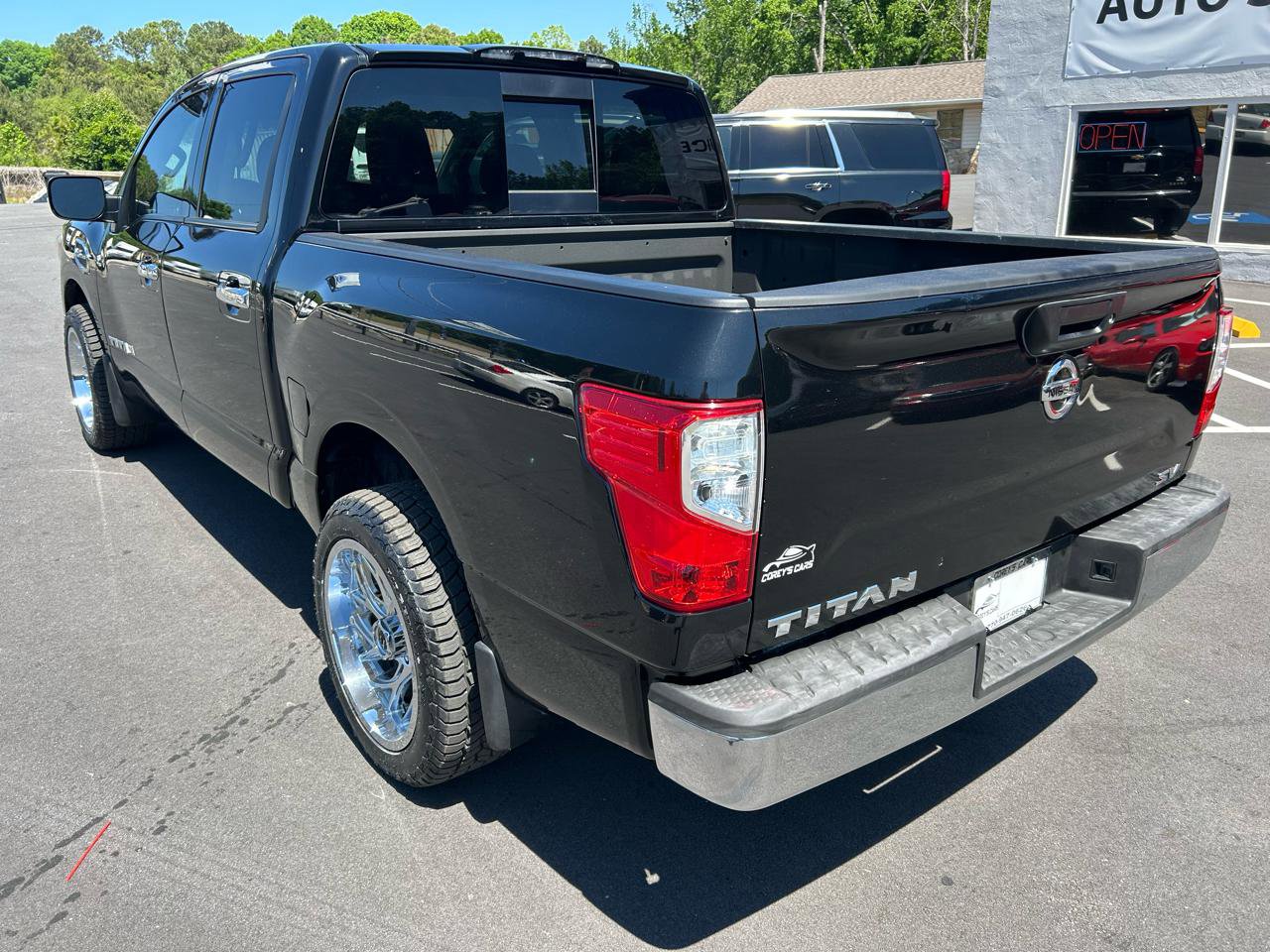 2017 Nissan Titan SV