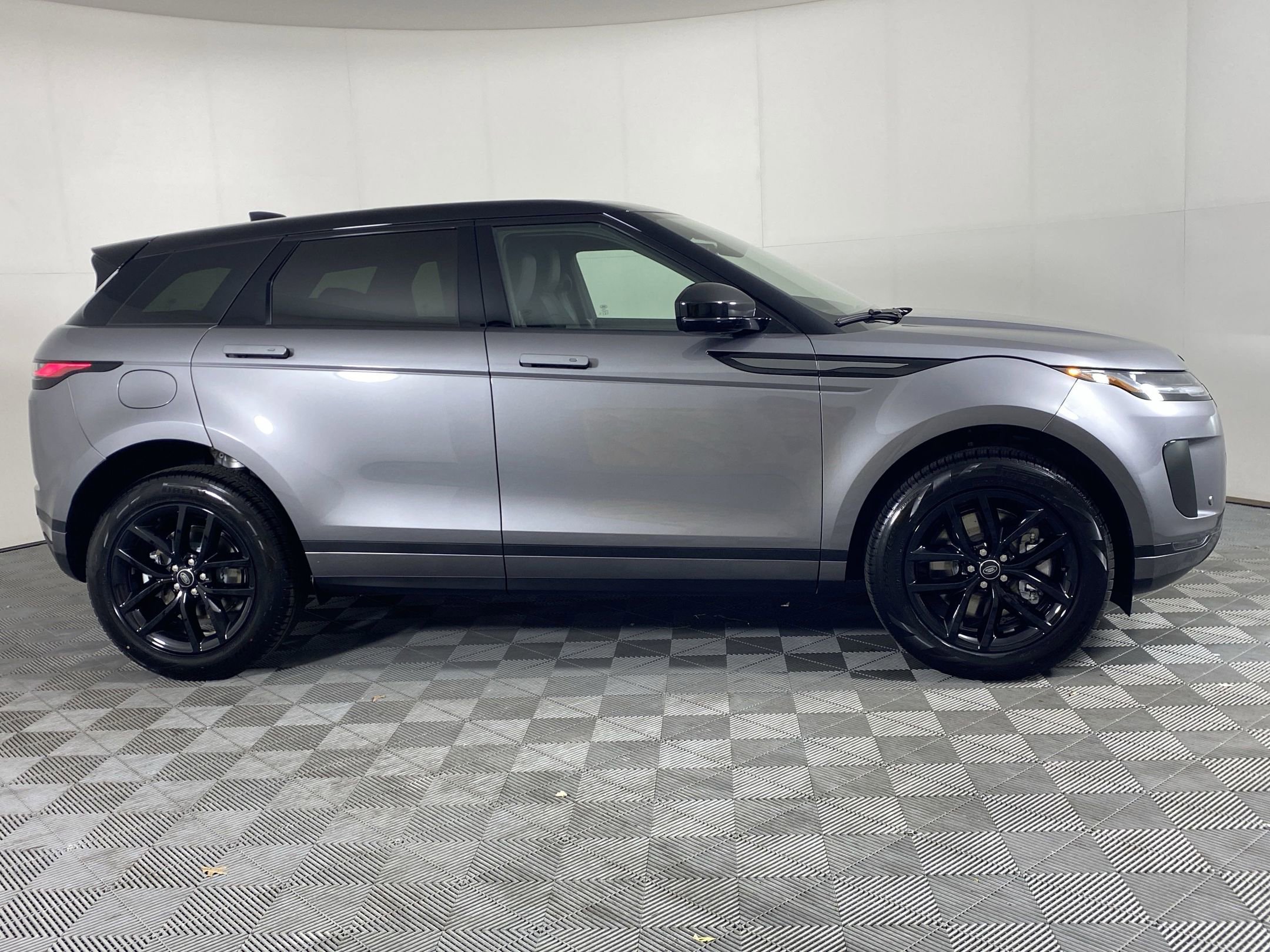 2026 Land Rover Range Rover Evoque S