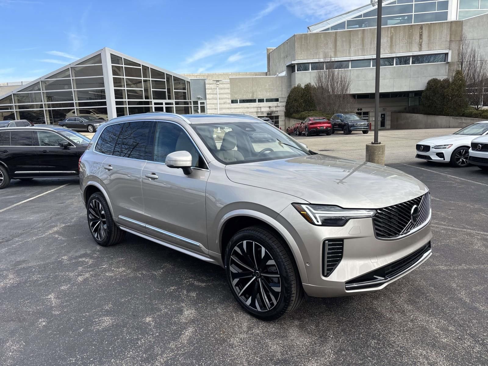 2026 Volvo Xc90 B6 Plus