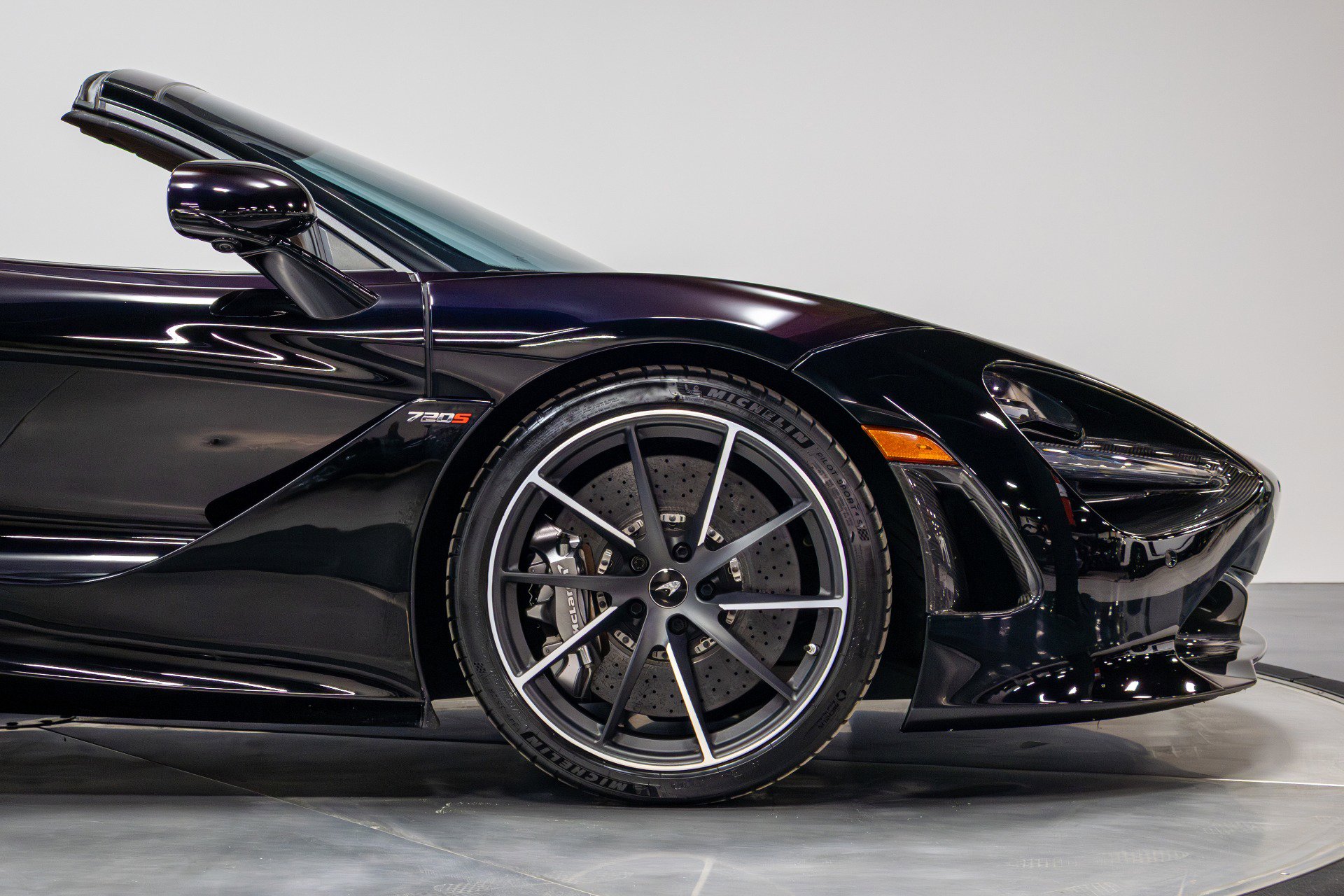 Used 2019 McLaren 720S Luxury photo 19