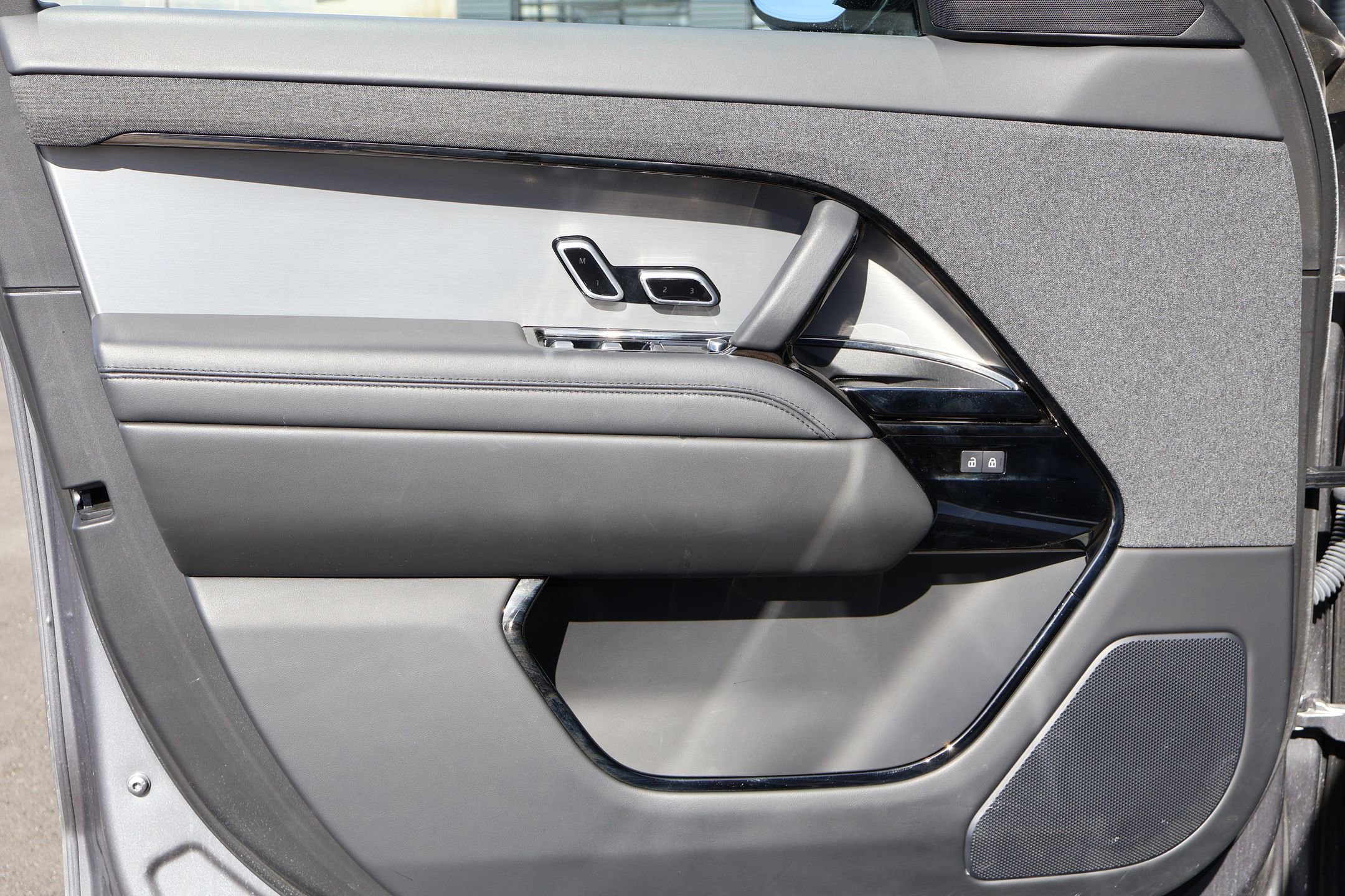 2023 Land Rover Range Rover Sport SE