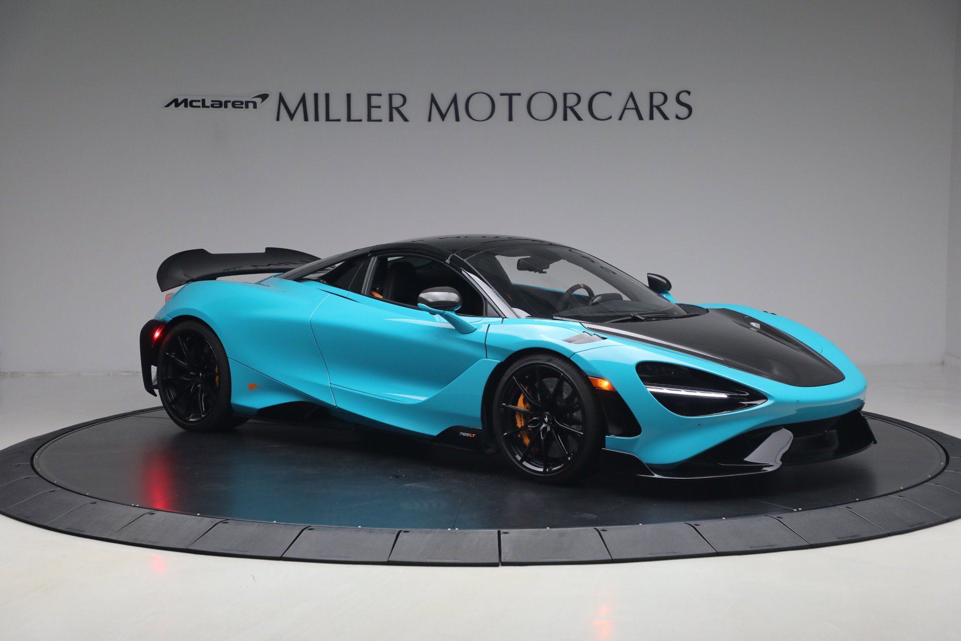 Used 2022 McLaren 765LT photo 28