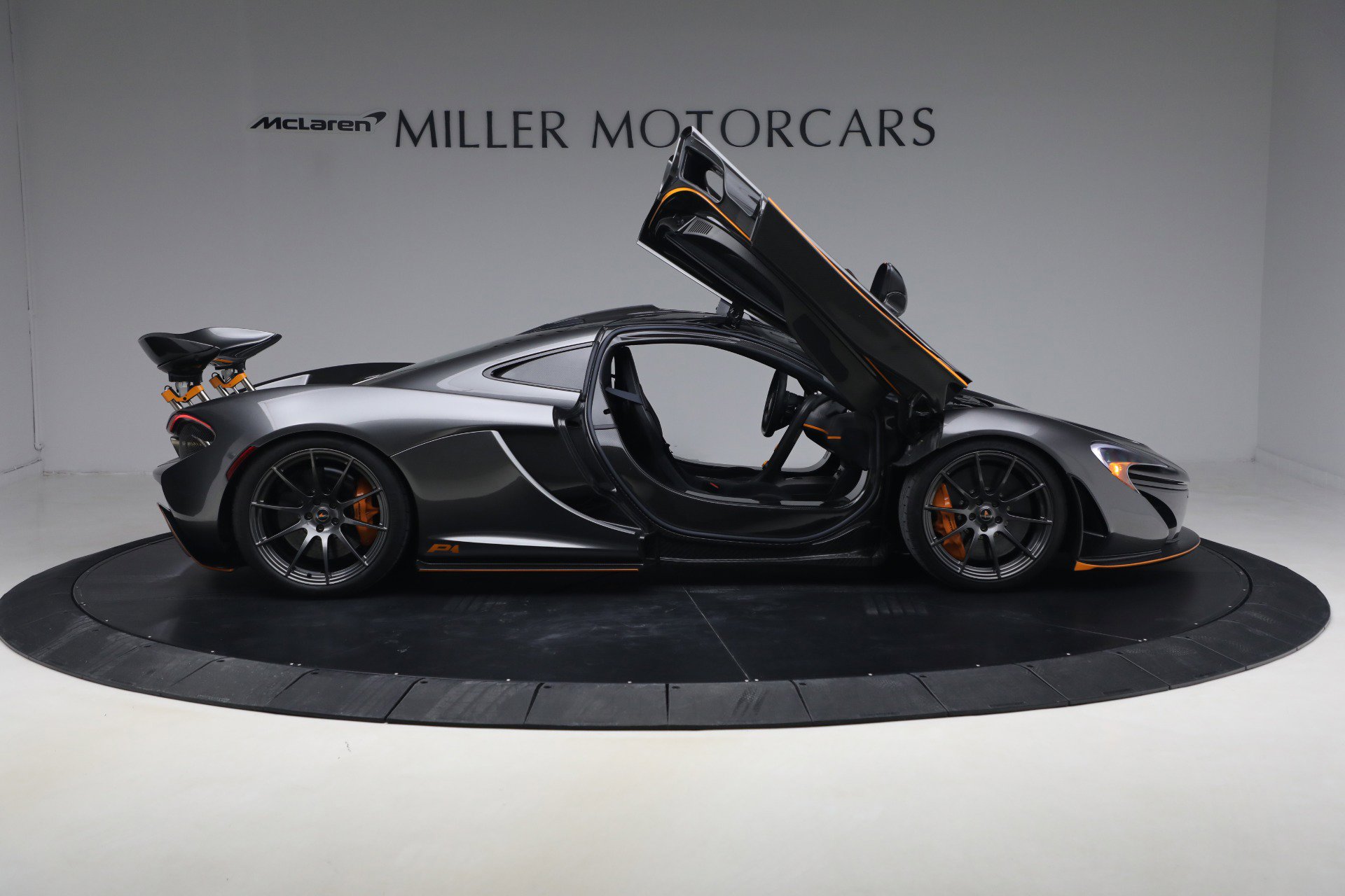 Used 2014 McLaren P1 photo 19