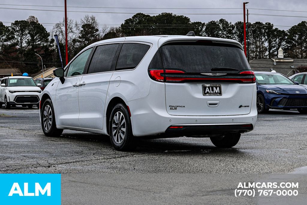 2024 Chrysler Pacifica Select