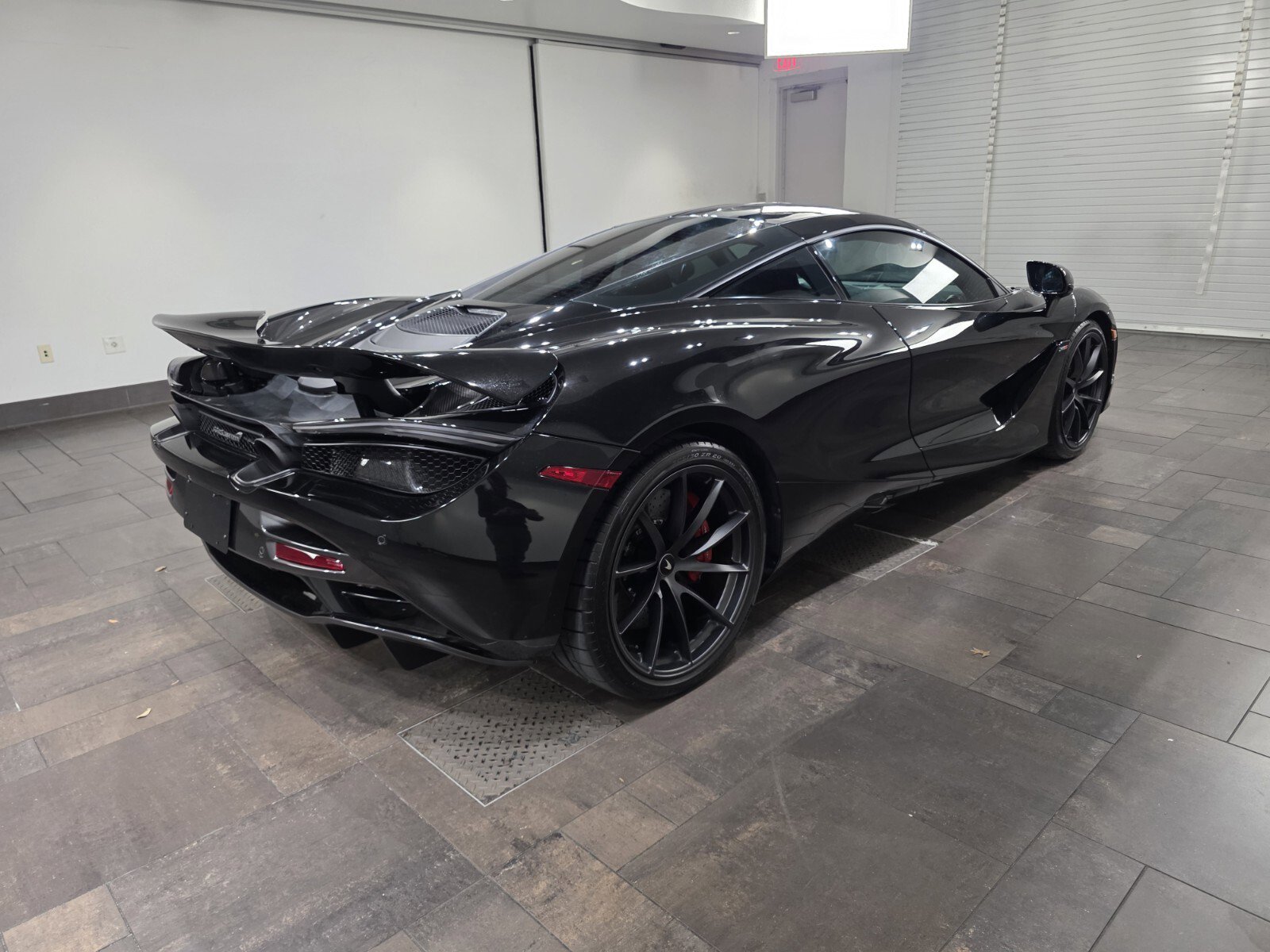 Used 2022 McLaren 720S Performance photo 24