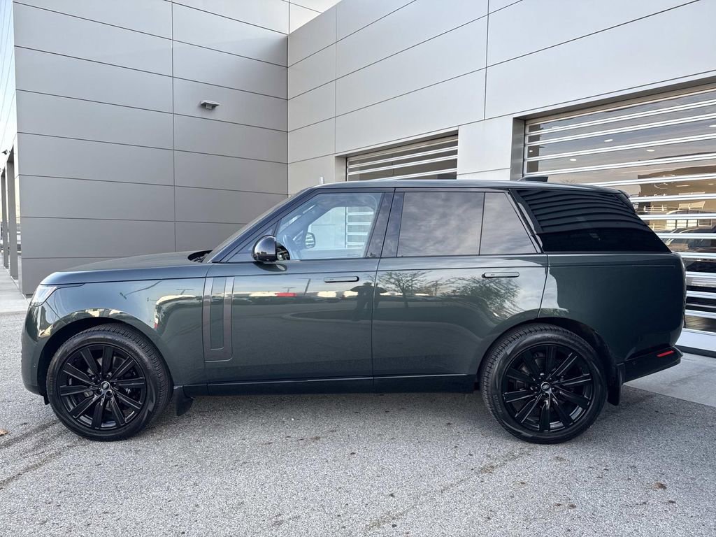 2023 Land Rover Range Rover SE