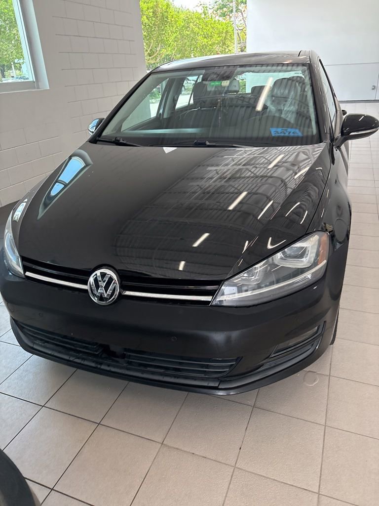 Used 2016 Volkswagen Golf SE w/ Lighting Package
