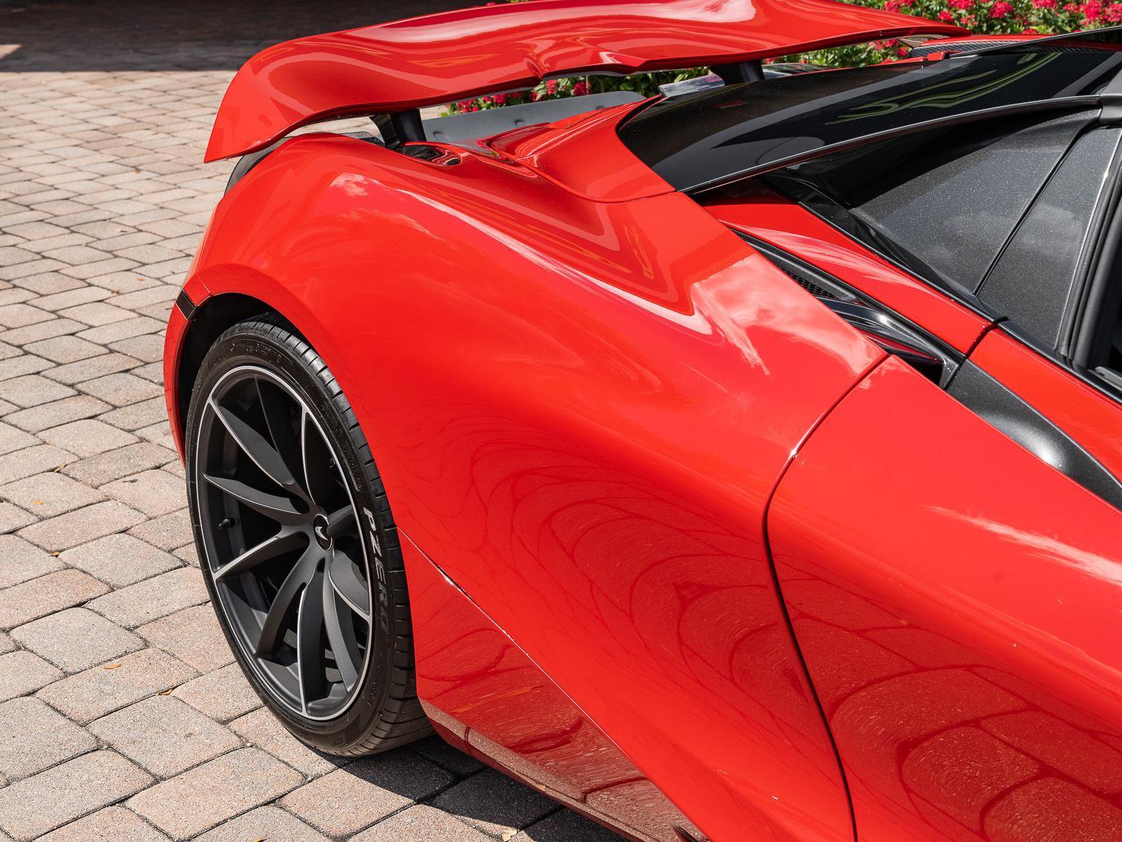 Used 2020 McLaren 720S Performance photo 15