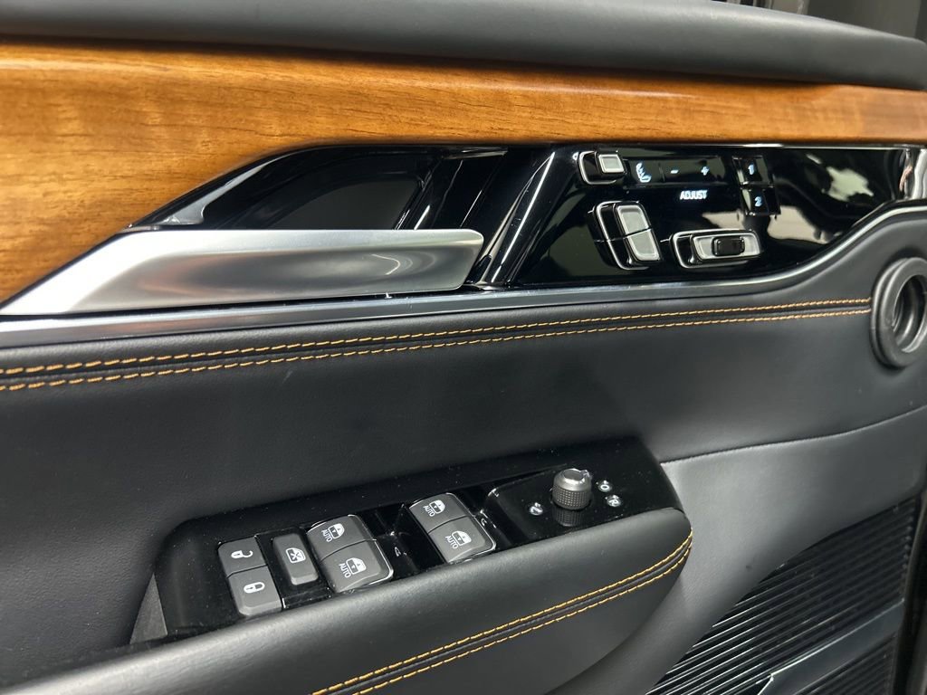 2025 Jeep Grand Wagoneer Series III