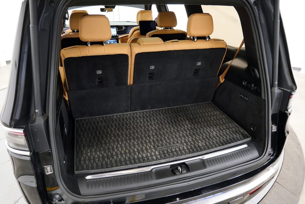 2022 Jeep Grand Wagoneer Series III