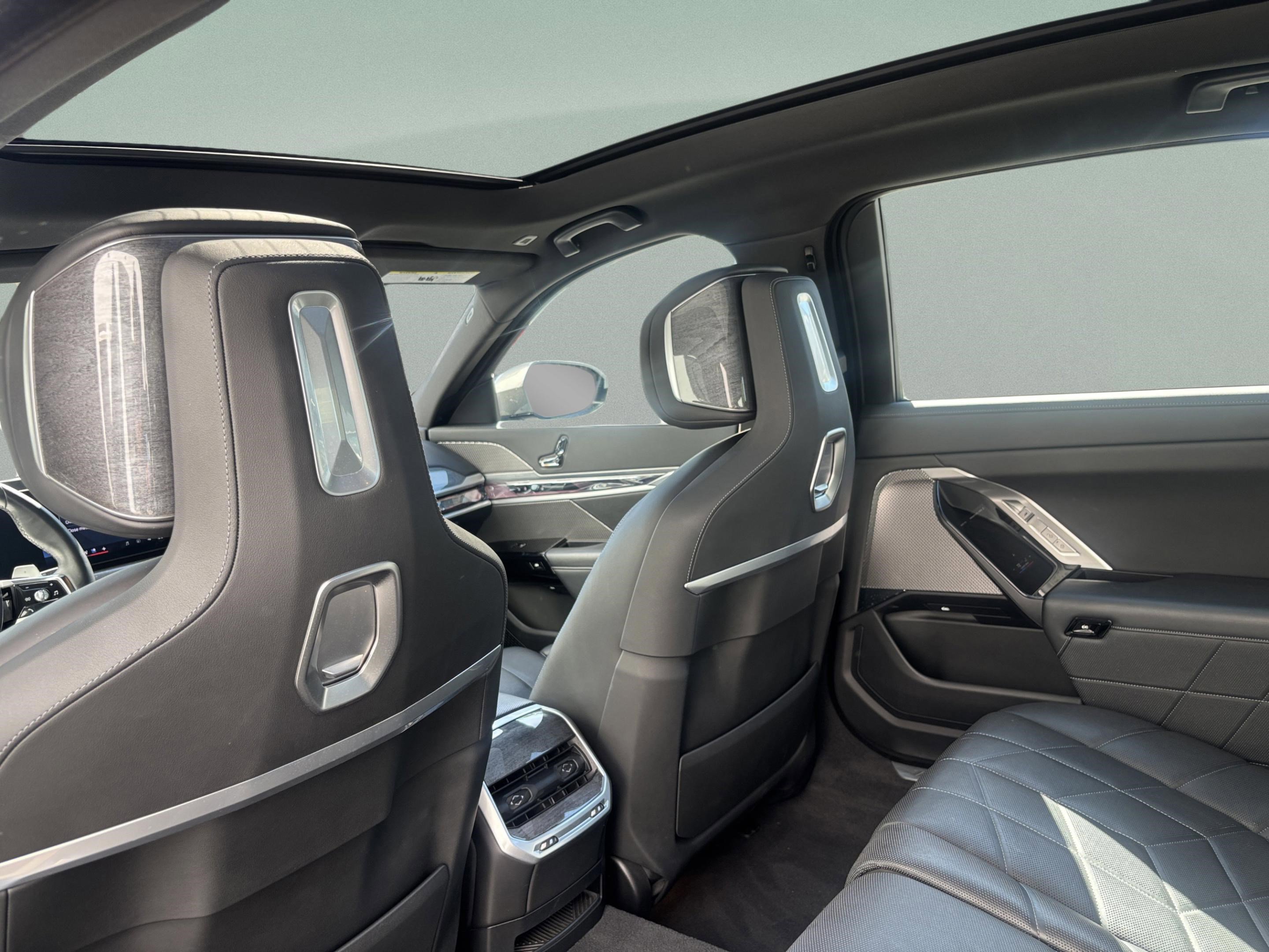 2023 BMW 760i xDrive