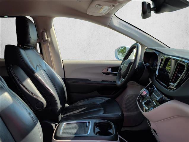 2022 Chrysler Pacifica Touring-L