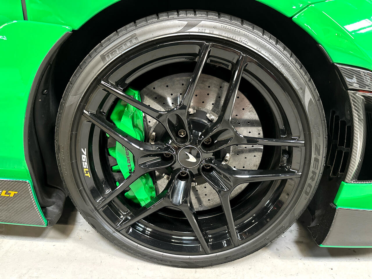 Used 2022 McLaren 765LT photo 40