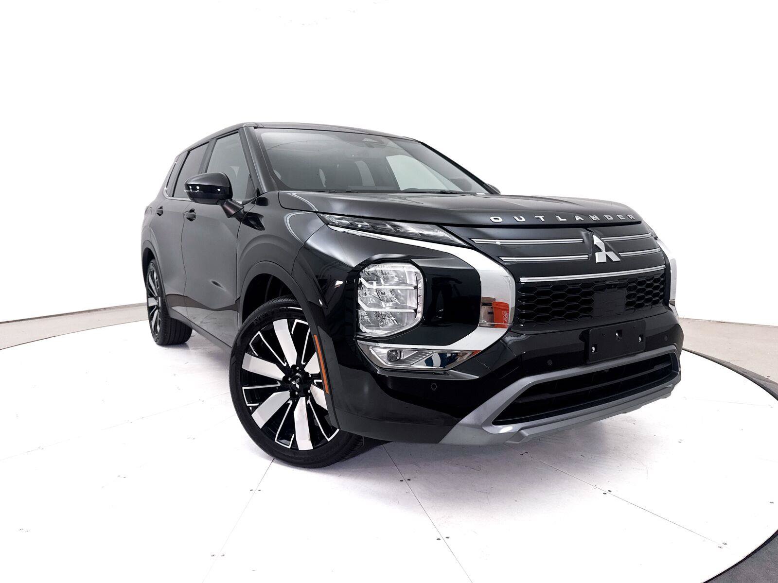 Used 2025 Mitsubishi Outlander SE