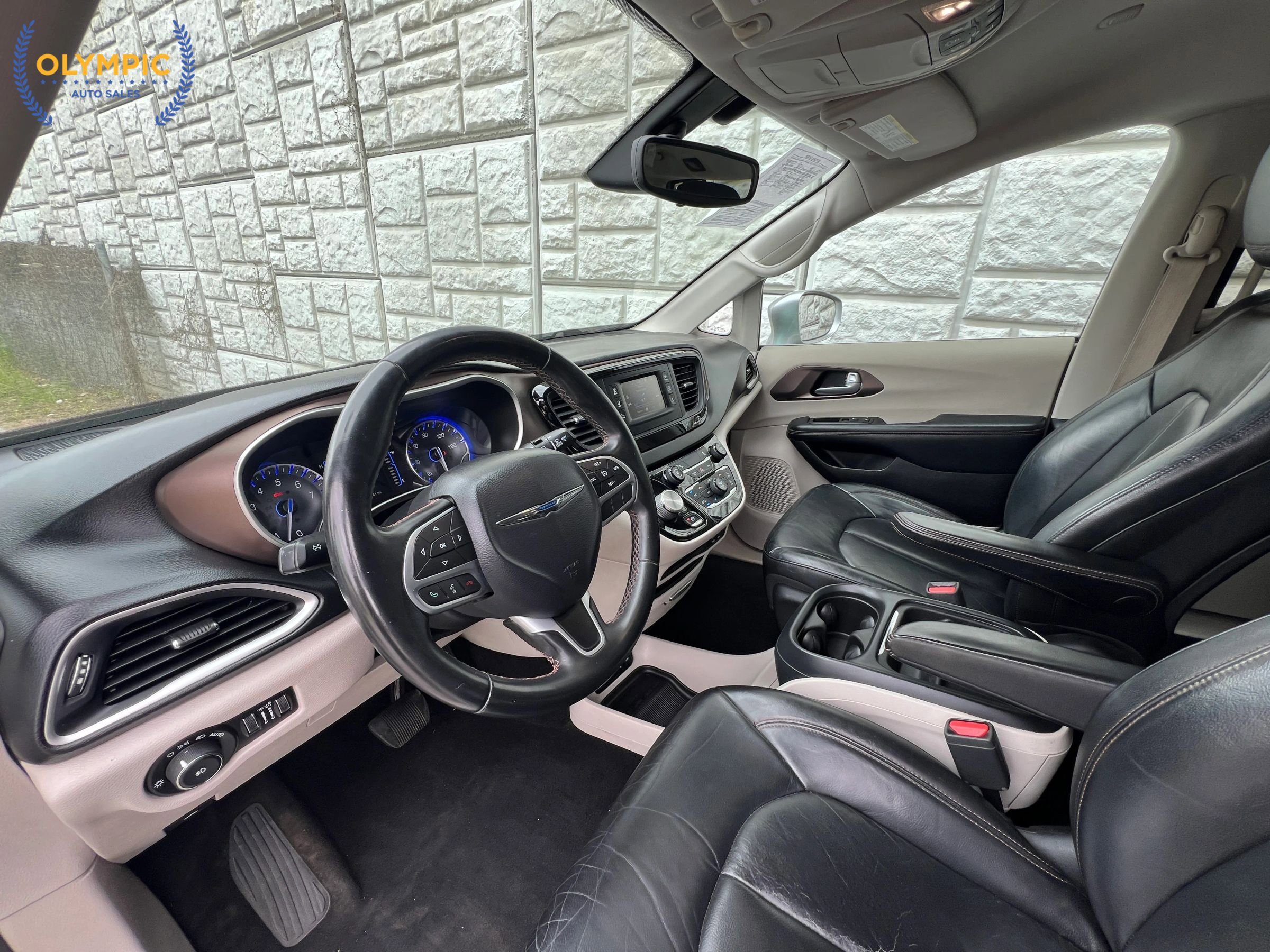 2017 Chrysler Pacifica Touring-L