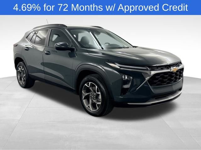 Used 2025 Chevrolet Trax LT w/ Driver Confidence Package