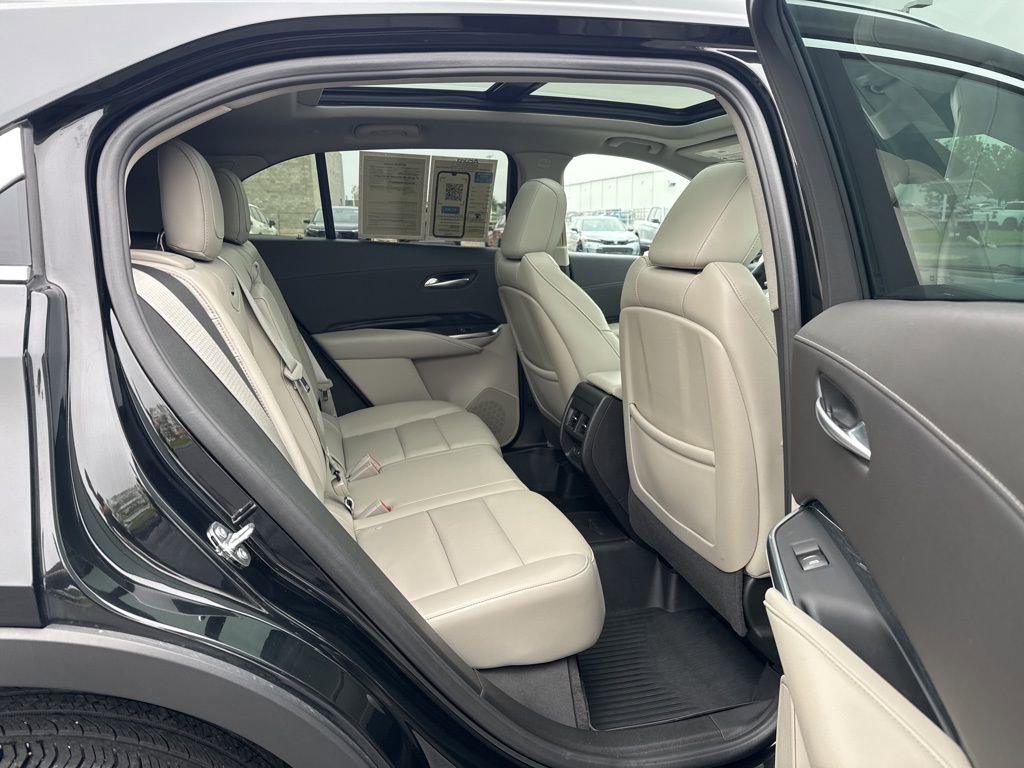 2023 Cadillac XT4 Premium Luxury