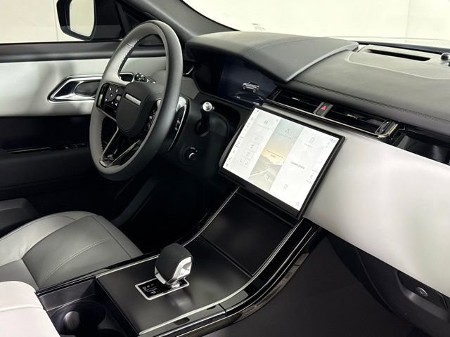 2026 Land Rover Range Rover Velar Dynamic SE