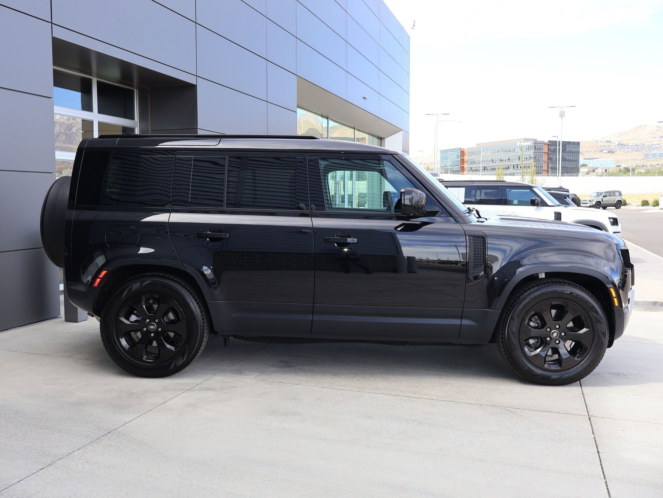 2025 Land Rover Defender 110 S