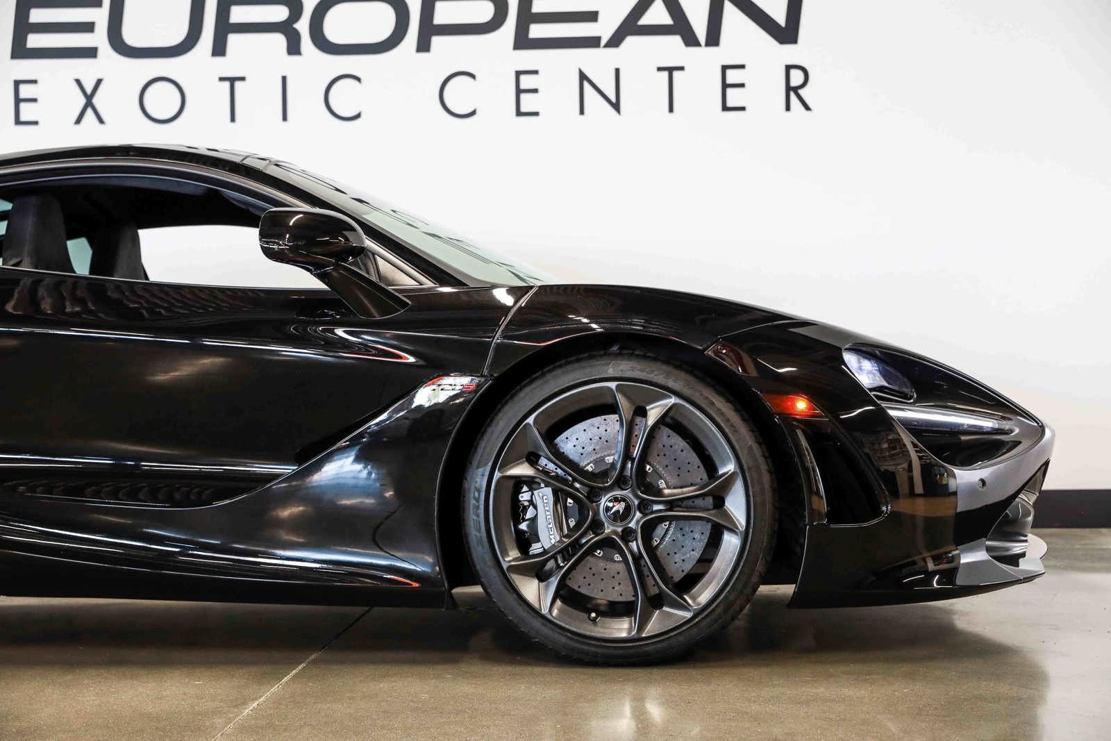 Used 2019 McLaren 720S photo 18