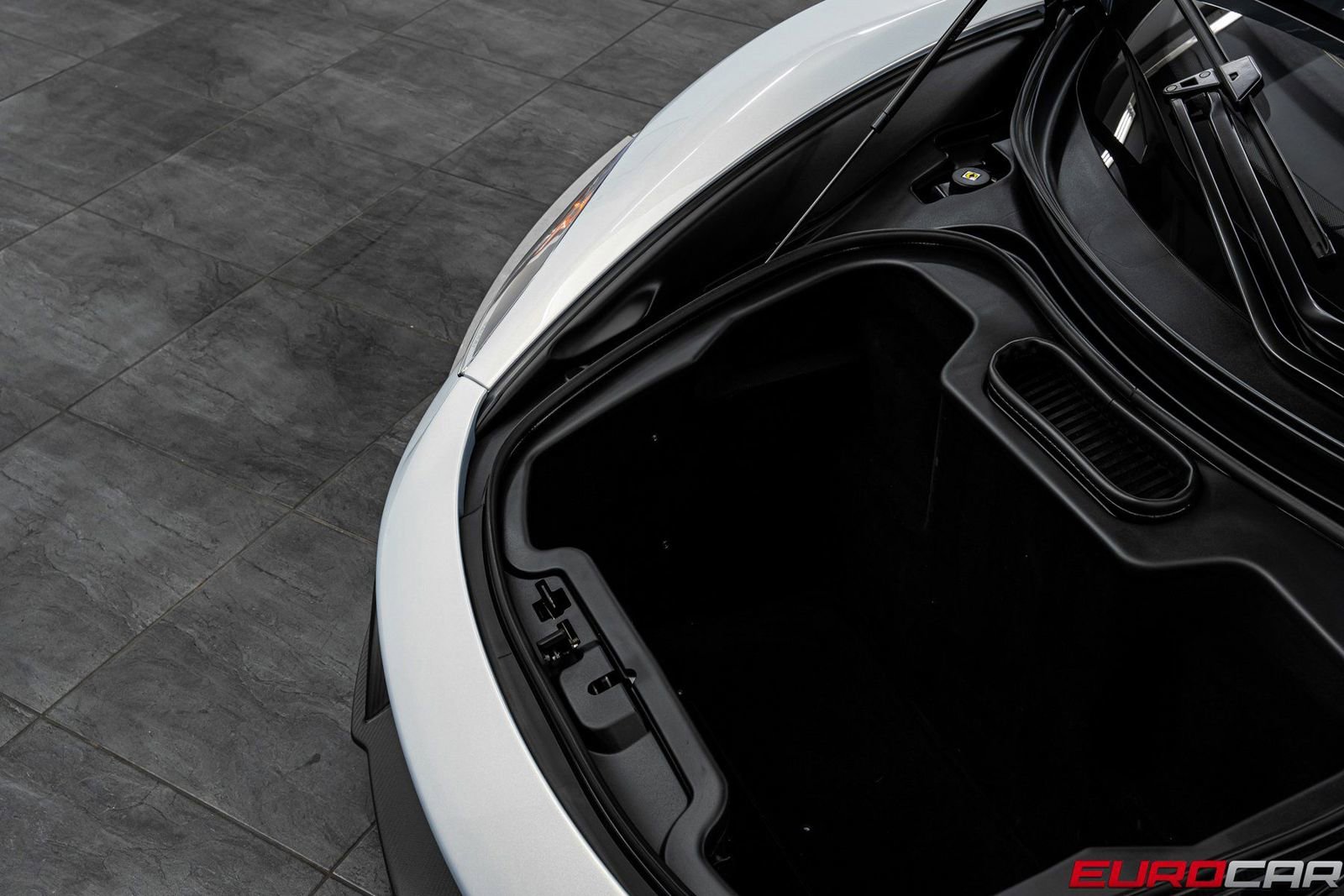 Used 2016 McLaren 675LT Spider photo 13