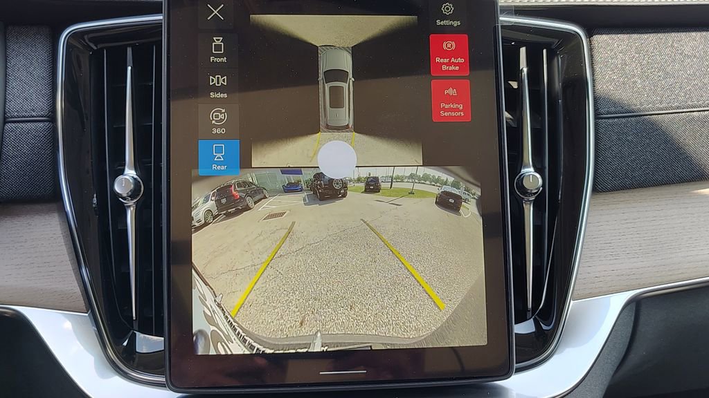 2026 Volvo Xc90 B6 Plus