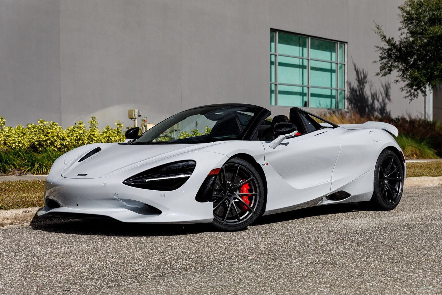 Used 2026 McLaren 750S Spider photo 12
