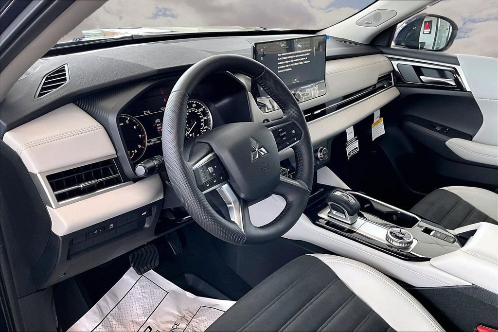 2026 Mitsubishi Outlander FWD