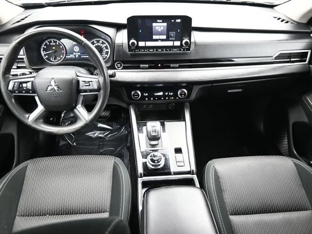 2022 Mitsubishi Outlander ES