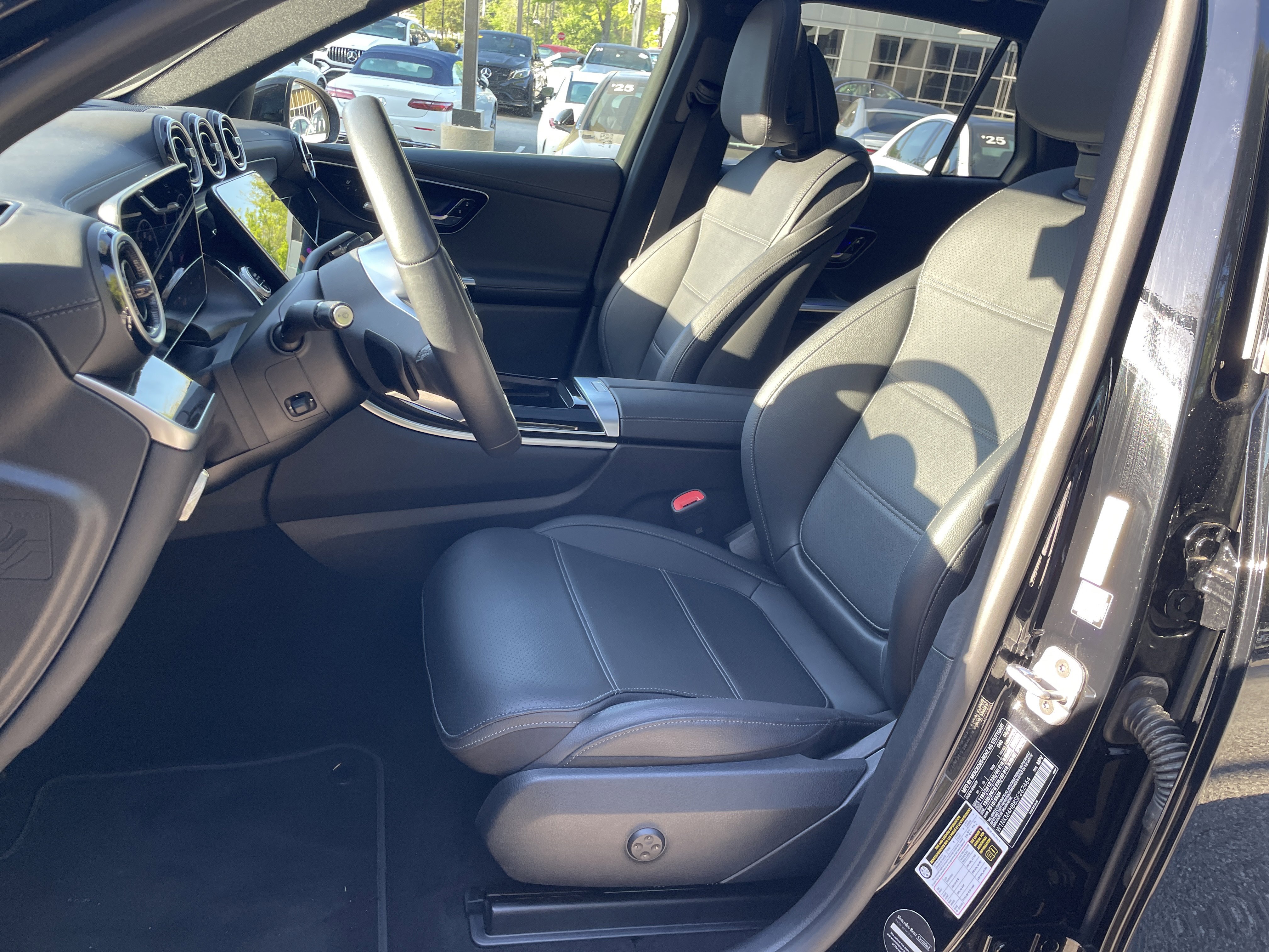 2025 Mercedes-Benz GLC 300 4MATIC