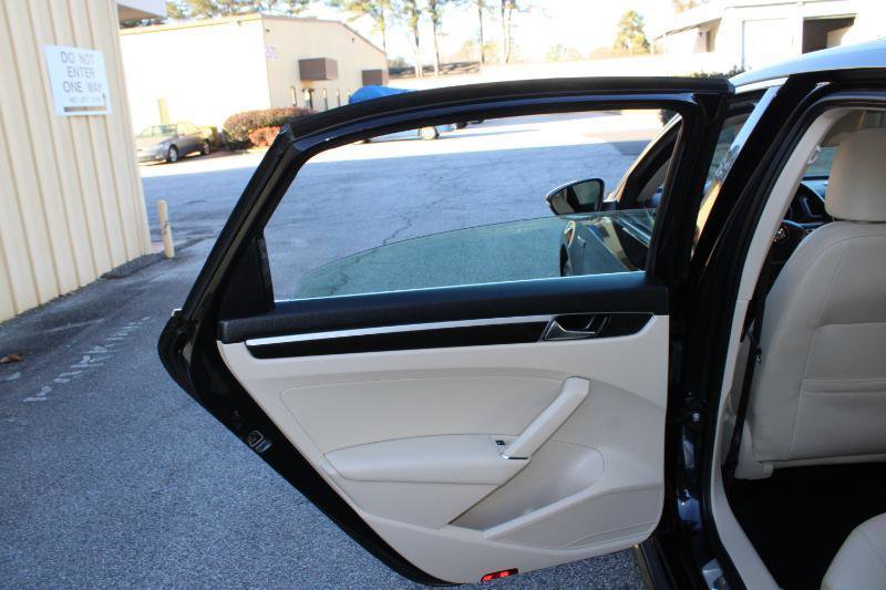 2019 Volkswagen Passat 2.0T SE R-Line