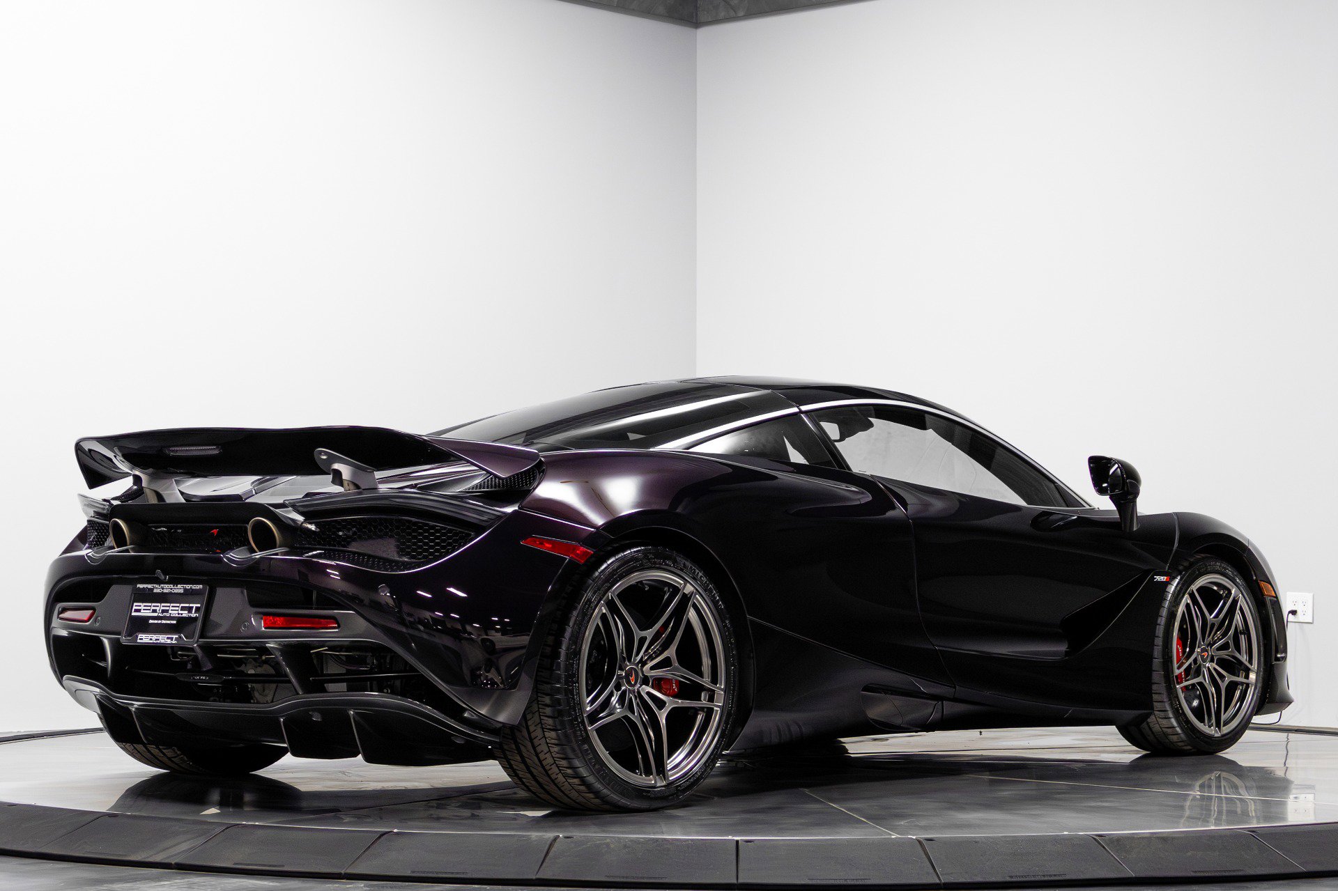 Used 2018 McLaren 720S Performance photo 16