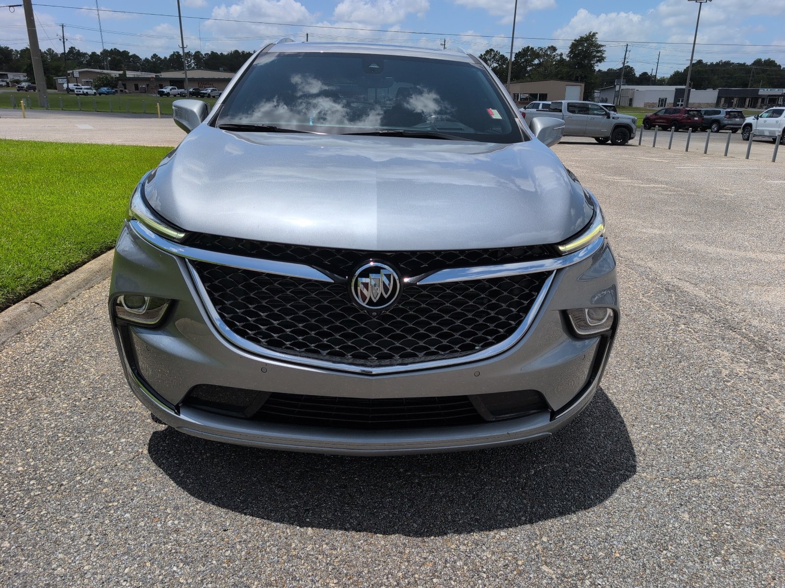 Used 2023 Buick Enclave Avenir w/ Trailering Package, 5000 lbs.