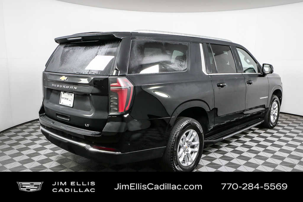 2025 Chevrolet Suburban LT