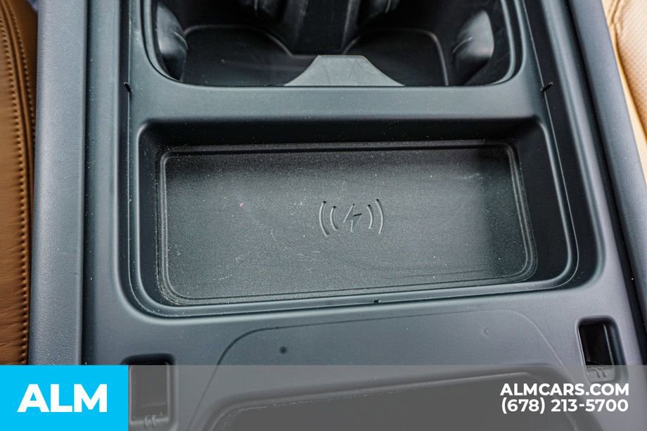 2023 Land Rover Defender 130 SE