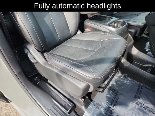 2021 Chrysler Pacifica Touring-L