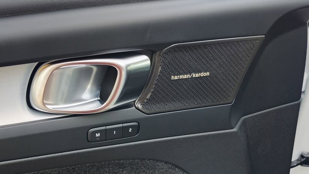 2026 Volvo Xc40 B5 Ultra