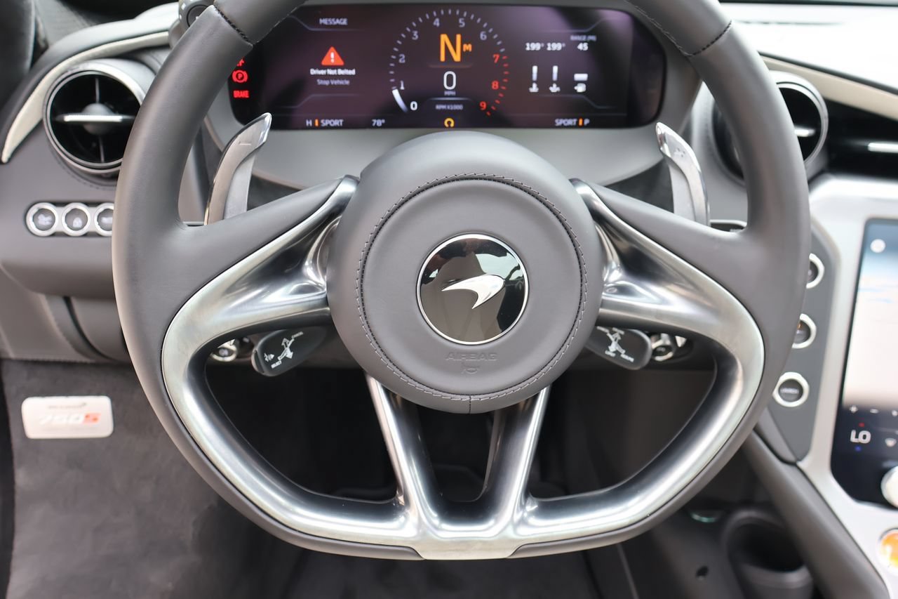 New 2026 McLaren 750S photo 14
