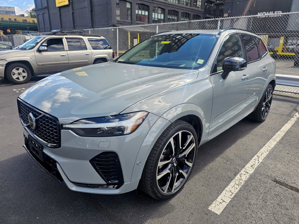 Certified 2024 Volvo XC60 B5 Ultimate w/ Climate Package