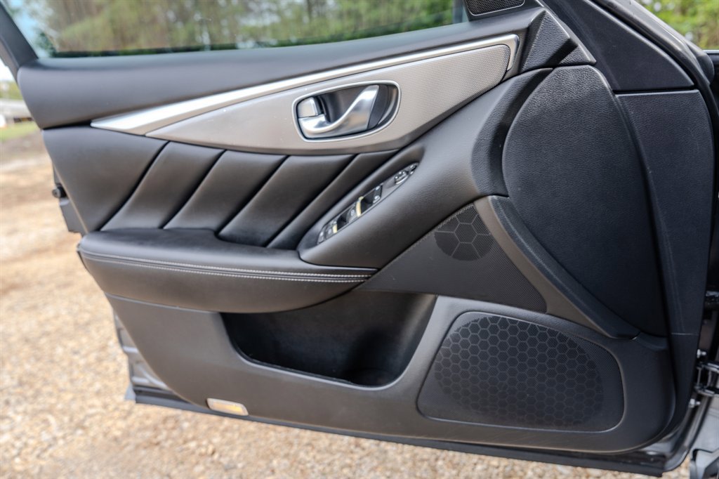 2015 INFINITI Q50 Premium