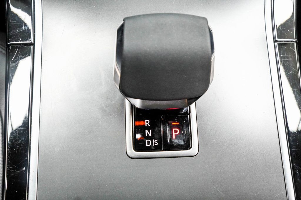 2025 Land Rover Range Rover Velar Dynamic SE