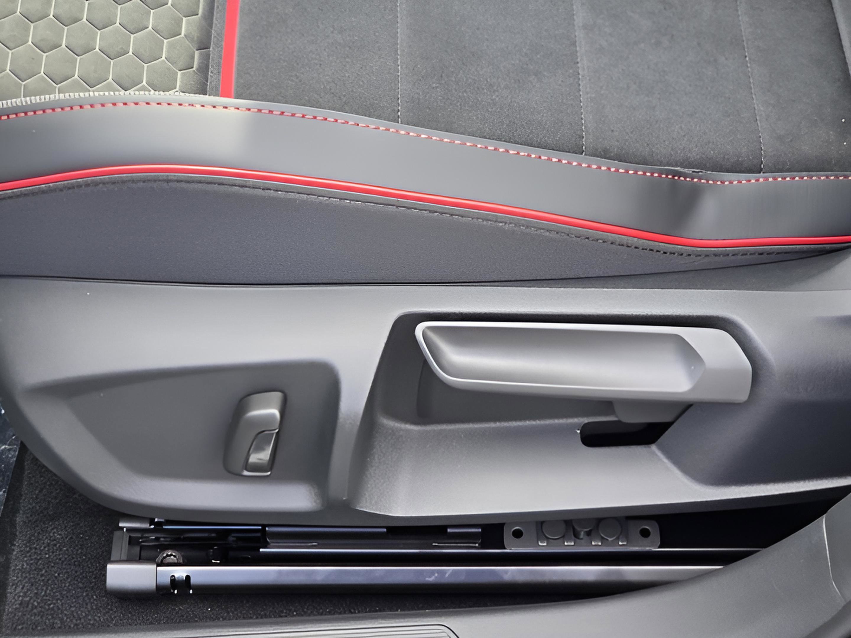 2026 Volkswagen Golf SE