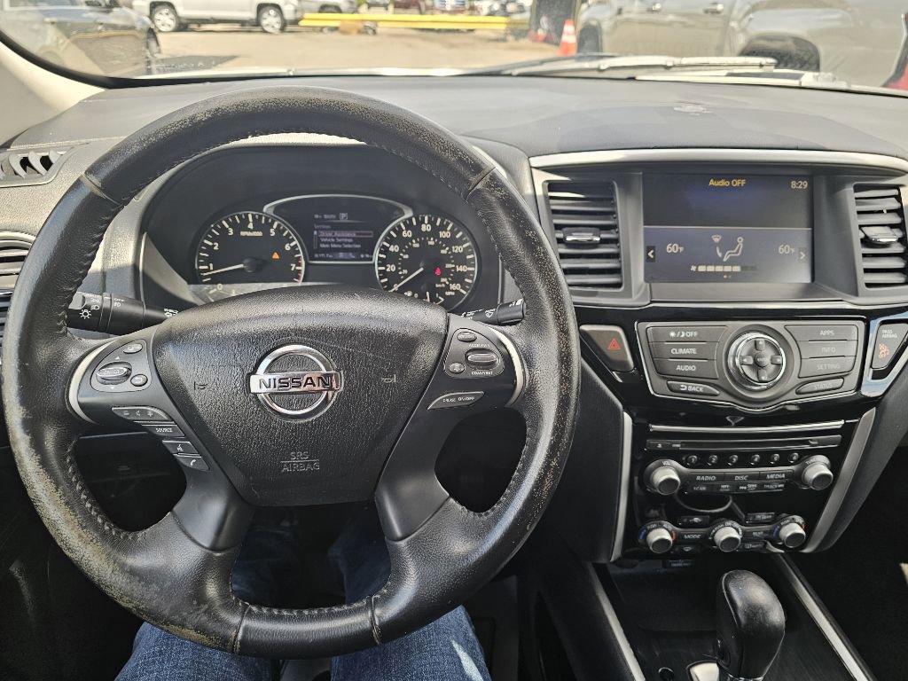 2020 Nissan Pathfinder SV