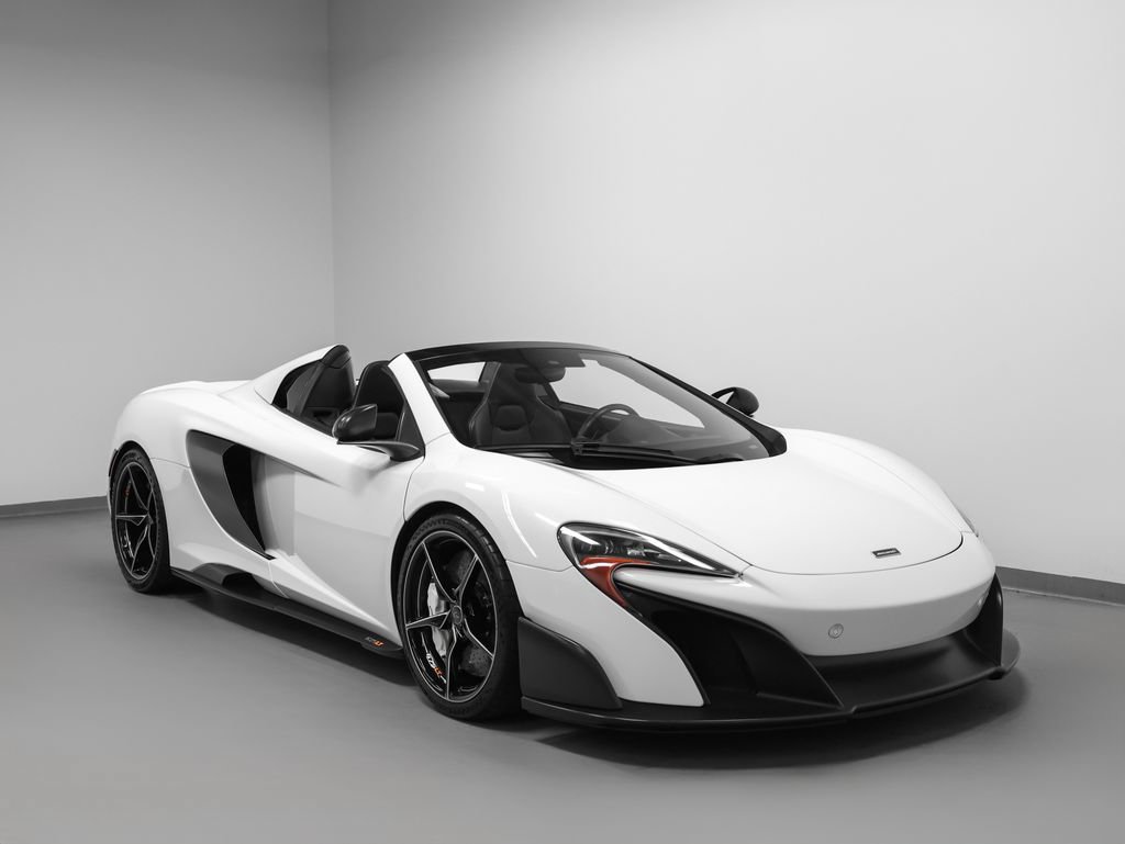 Used 2016 McLaren 675LT Spider photo 18