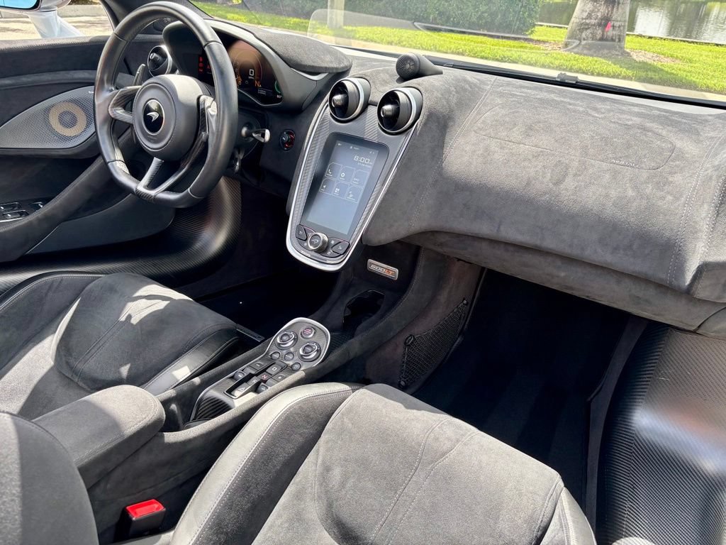 Used 2020 McLaren 600LT Spider photo 24